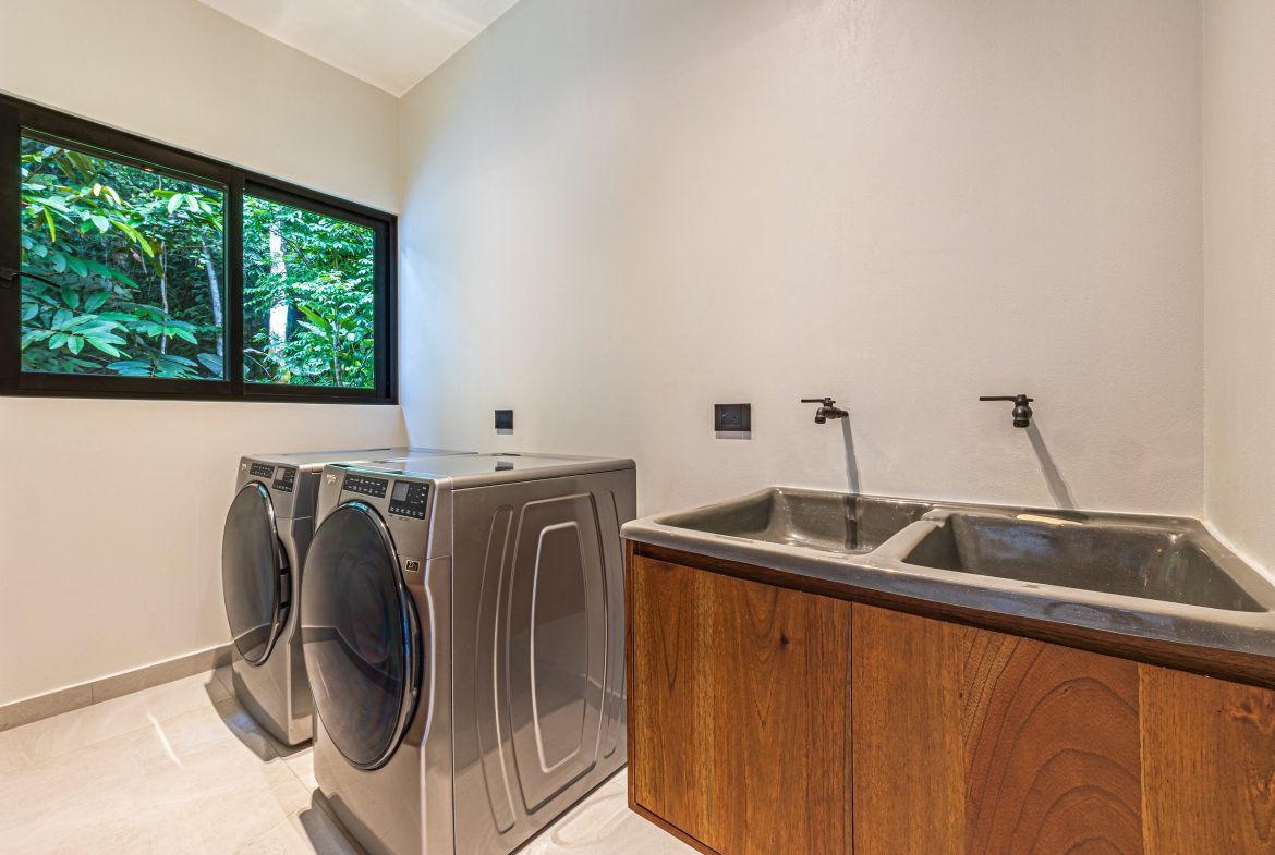 CASA KOULES – LUXURY OCEAN VIEW HOME IN COSTA VERDE ESTATES