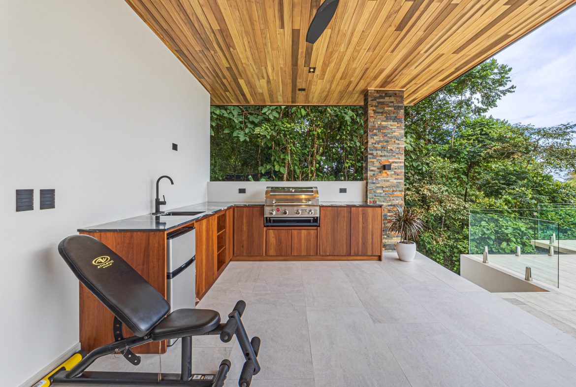 CASA KOULES – LUXURY OCEAN VIEW HOME IN COSTA VERDE ESTATES