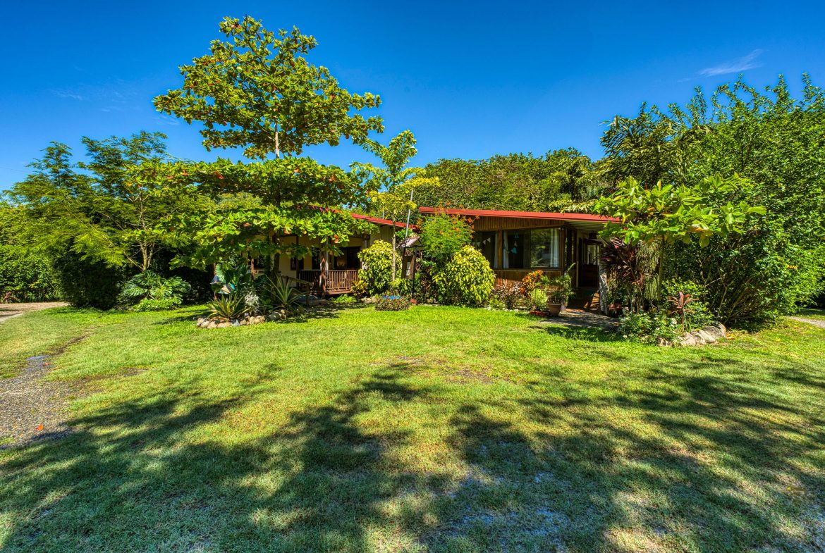 DOMINICAL HOTEL OR RETREAT WITH 13 RENTALS PLUS OWNER’S HOME