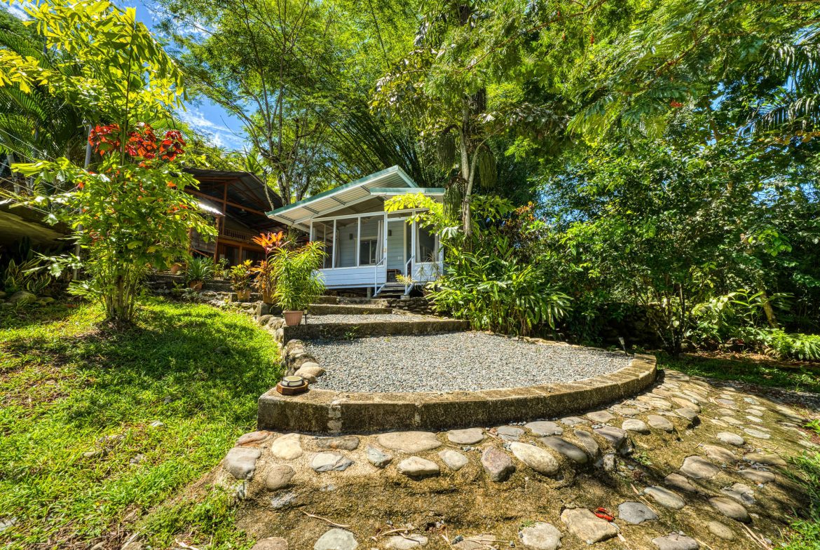 DOMINICAL HOTEL OR RETREAT WITH 13 RENTALS PLUS OWNER’S HOME