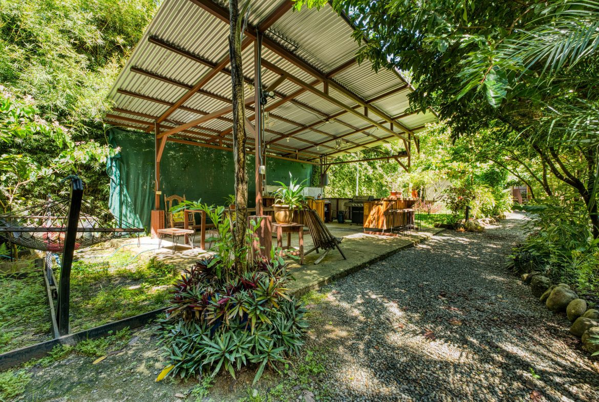 DOMINICAL HOTEL OR RETREAT WITH 13 RENTALS PLUS OWNER’S HOME