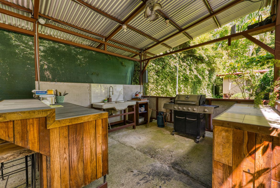 DOMINICAL HOTEL OR RETREAT WITH 13 RENTALS PLUS OWNER’S HOME