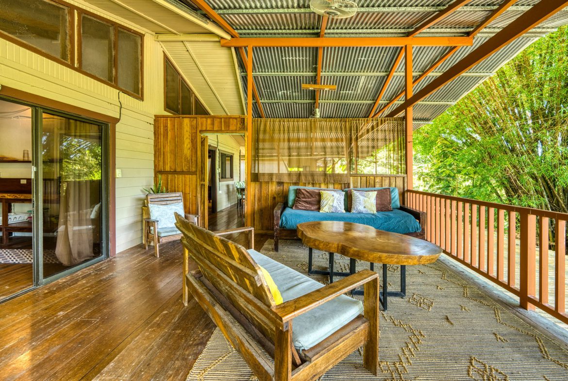 DOMINICAL HOTEL OR RETREAT WITH 13 RENTALS PLUS OWNER’S HOME
