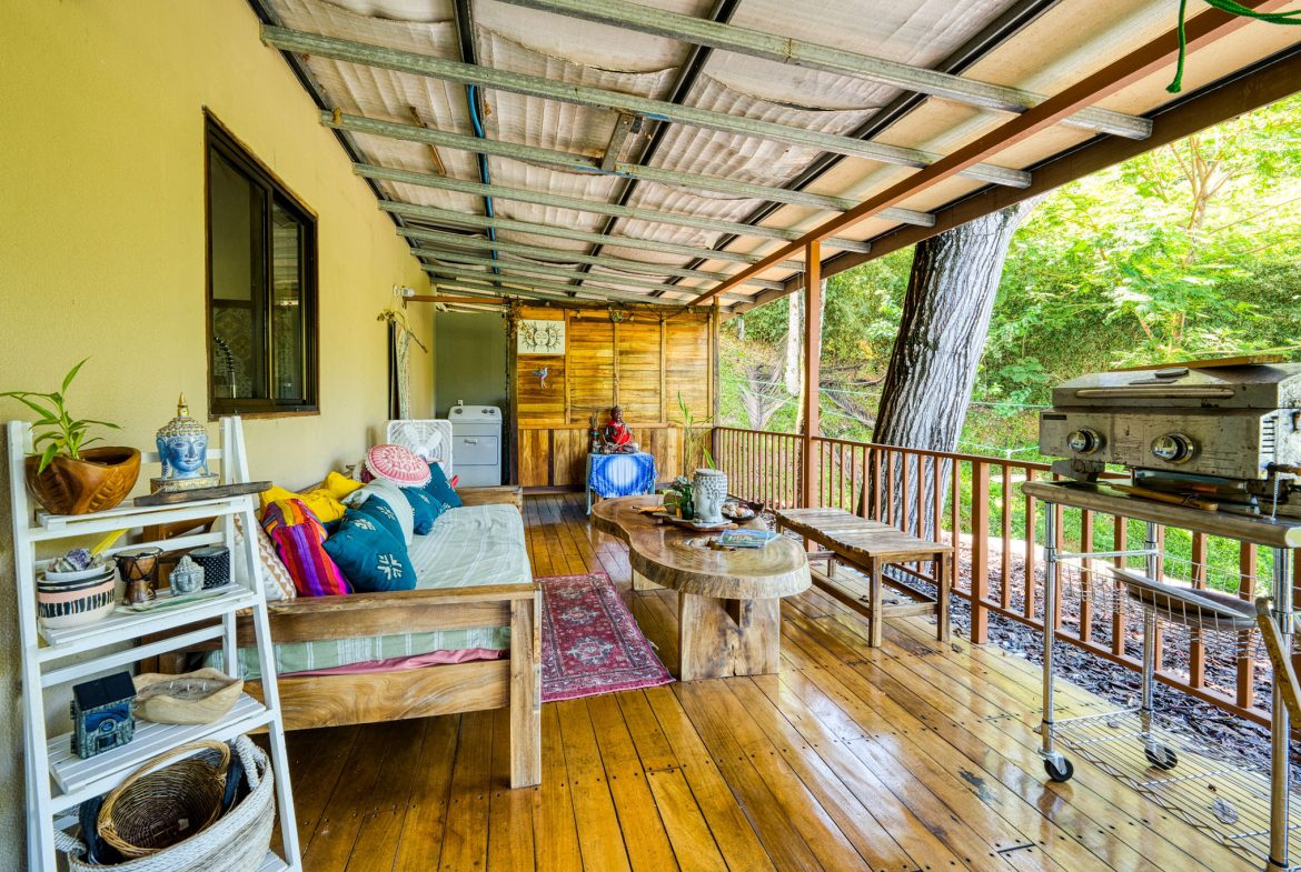 DOMINICAL HOTEL OR RETREAT WITH 13 RENTALS PLUS OWNER’S HOME
