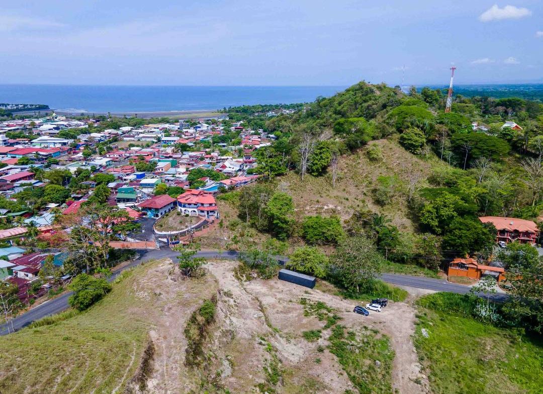 PROPERTY WITH OCEAN AND MOUNTAIN VIEWS QUEPOS – 2.0 ACRES
