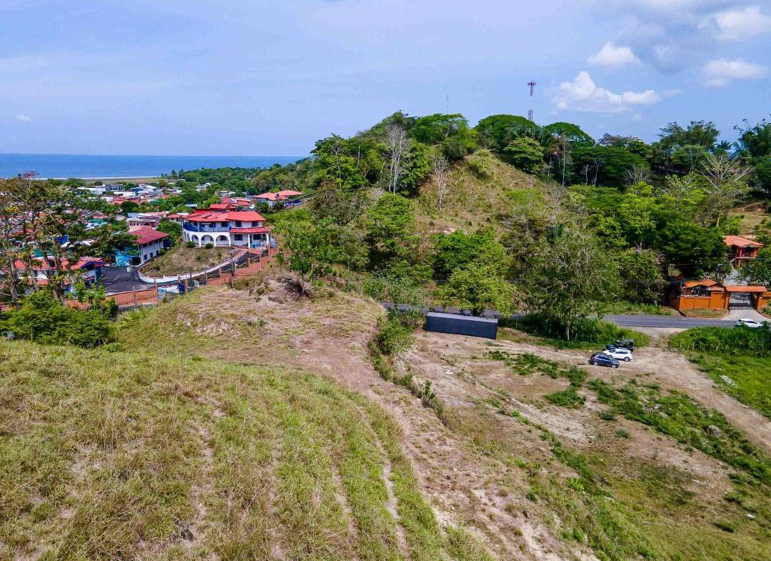 PROPERTY WITH OCEAN AND MOUNTAIN VIEWS QUEPOS – 2.0 ACRES