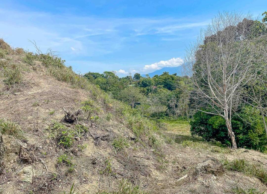 PROPERTY WITH OCEAN AND MOUNTAIN VIEWS QUEPOS – 2.0 ACRES