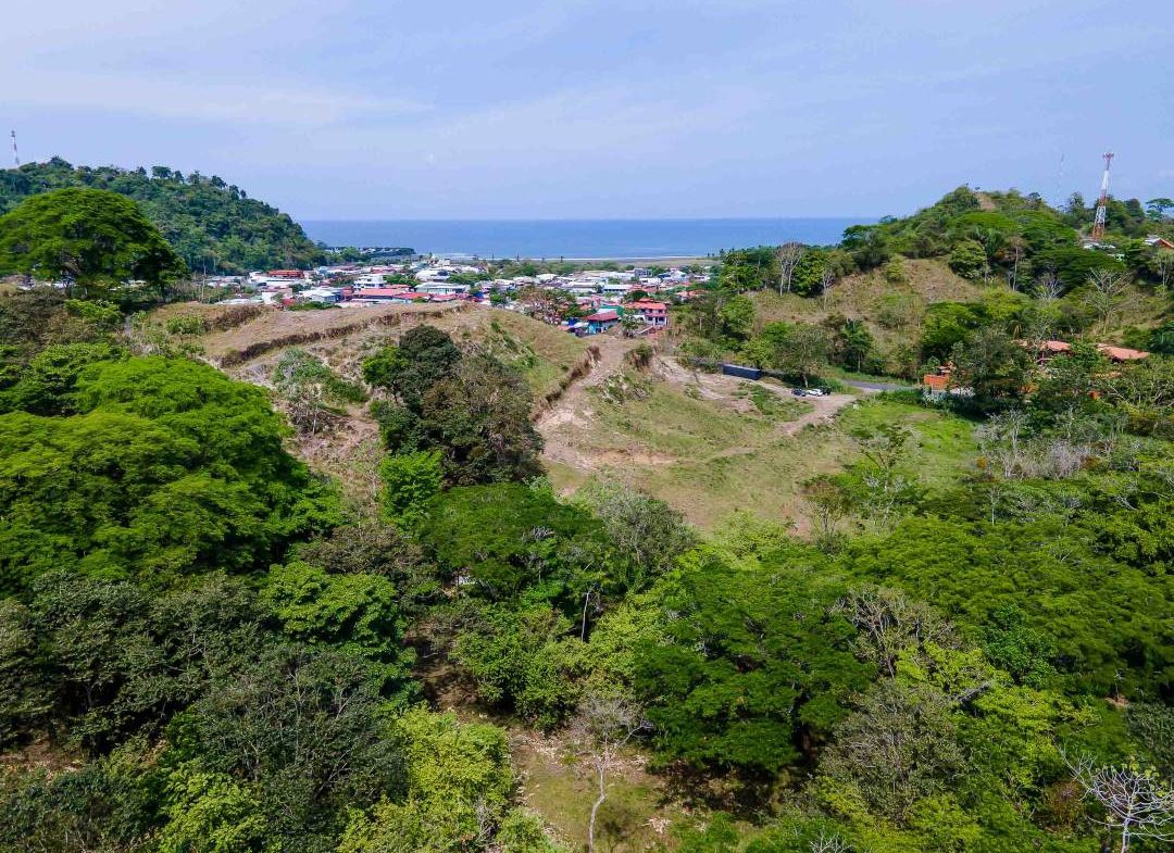 PROPERTY WITH OCEAN AND MOUNTAIN VIEWS QUEPOS – 2.0 ACRES