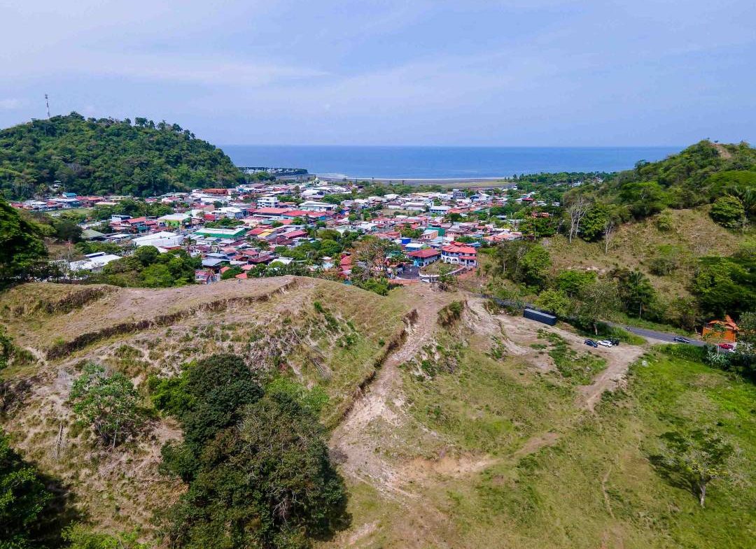PROPERTY WITH OCEAN AND MOUNTAIN VIEWS QUEPOS – 2.0 ACRES