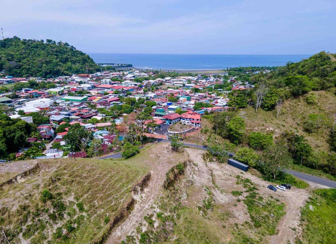 PROPERTY WITH OCEAN AND MOUNTAIN VIEWS QUEPOS – 2.0 ACRES