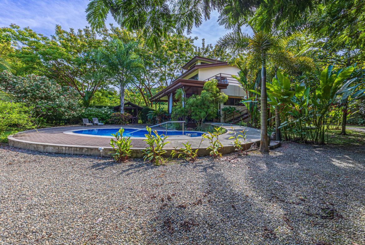 PROPERTY NEAR TO THE DOMINICAL BEACH – 0.50 ACRES