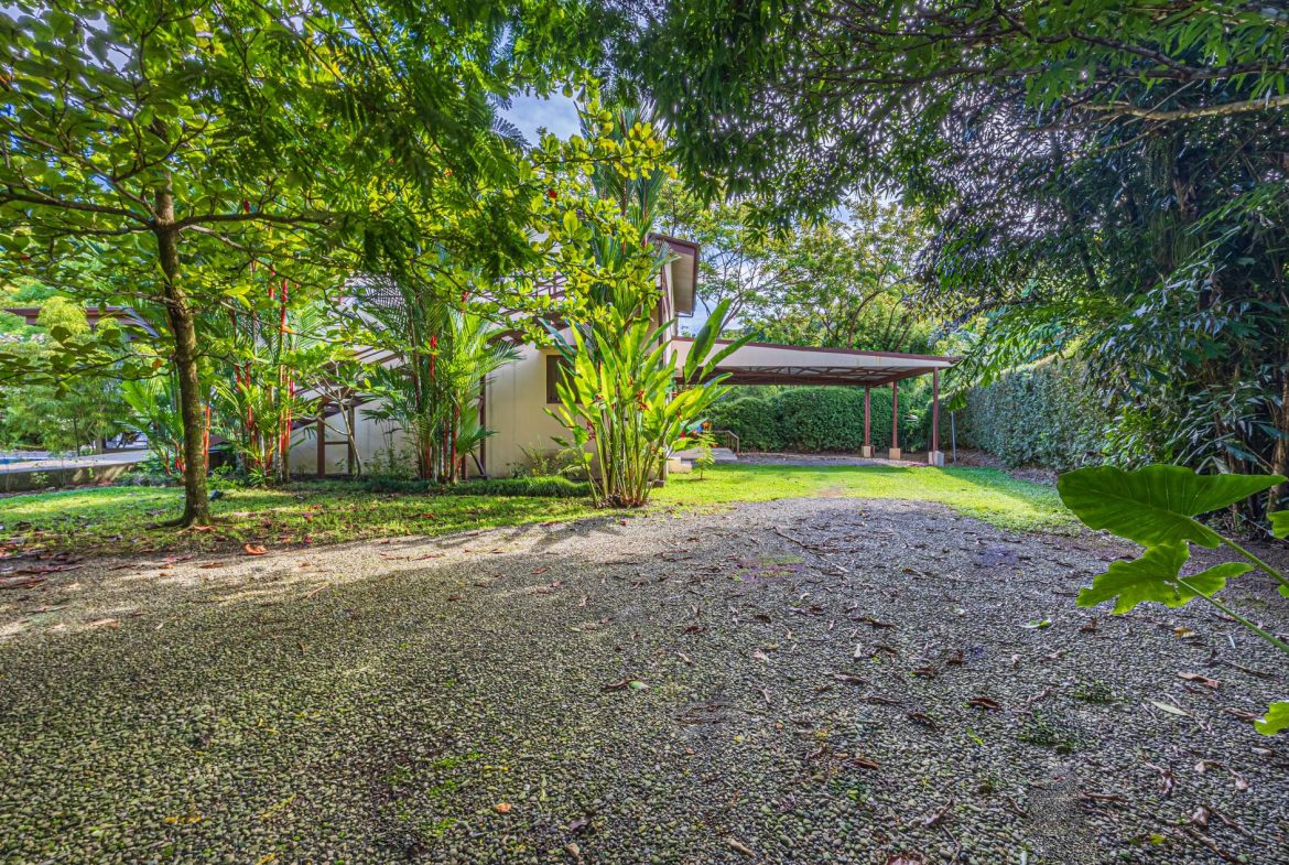 PROPERTY NEAR TO THE DOMINICAL BEACH – 0.50 ACRES