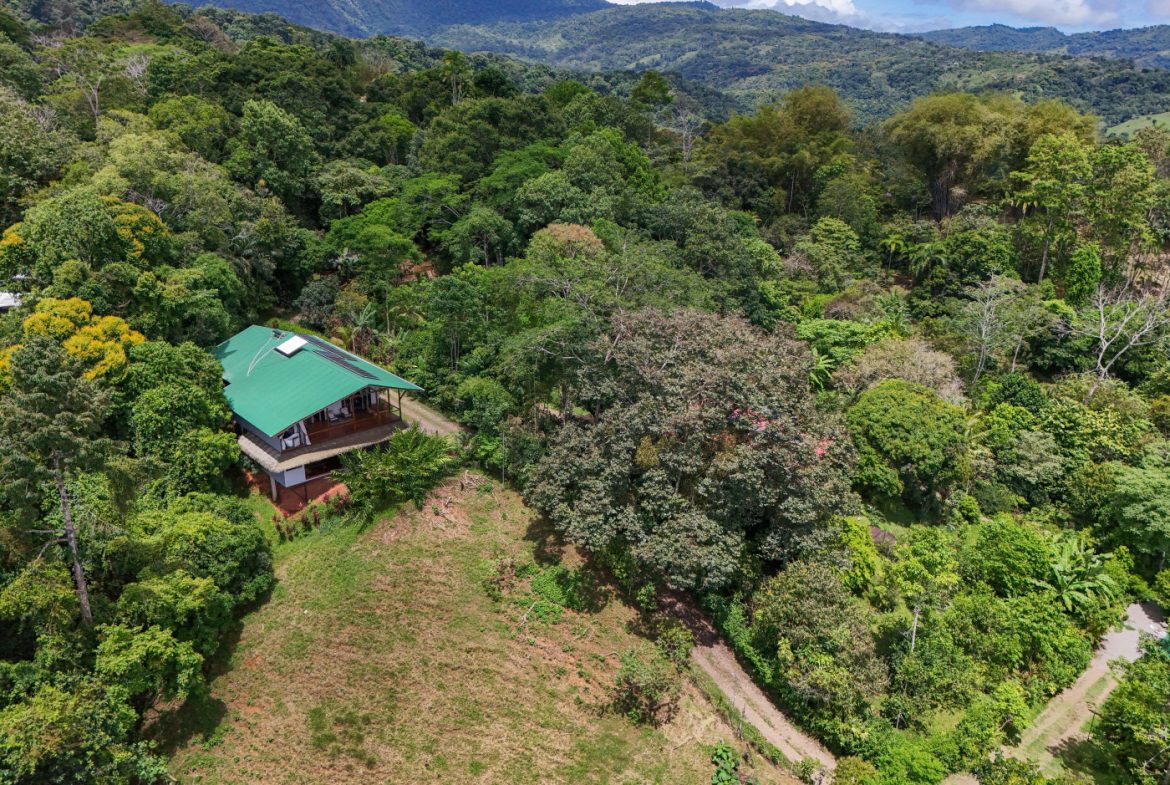 TROPICAL RETREAT IN PLATANILLO – OCEAN VIEW HOME PLUS APARTMENT IN ESTABLISHED COMMUNITY – 0.88 ACRES