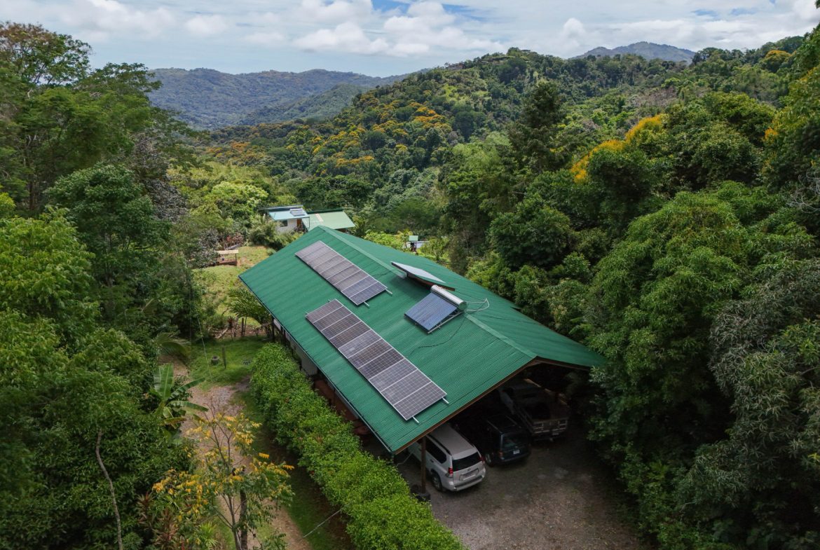 TROPICAL RETREAT IN PLATANILLO – OCEAN VIEW HOME PLUS APARTMENT IN ESTABLISHED COMMUNITY – 0.88 ACRES