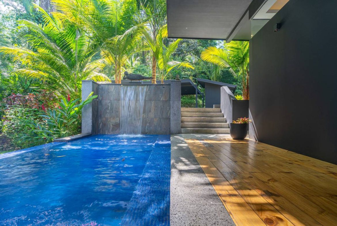 ESCALERAS MODERN HOME WITH OCEAN VIEWS DOMINICAl – 2.5 ACRES