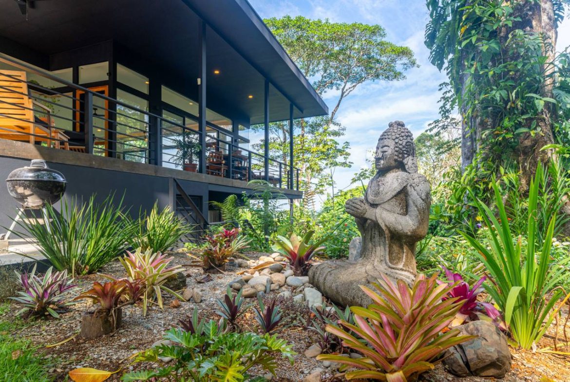 ESCALERAS MODERN HOME WITH OCEAN VIEWS DOMINICAl – 2.5 ACRES