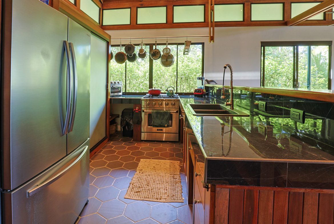 TROPICAL RETREAT IN PLATANILLO – OCEAN VIEW HOME PLUS APARTMENT IN ESTABLISHED COMMUNITY – 0.88 ACRES