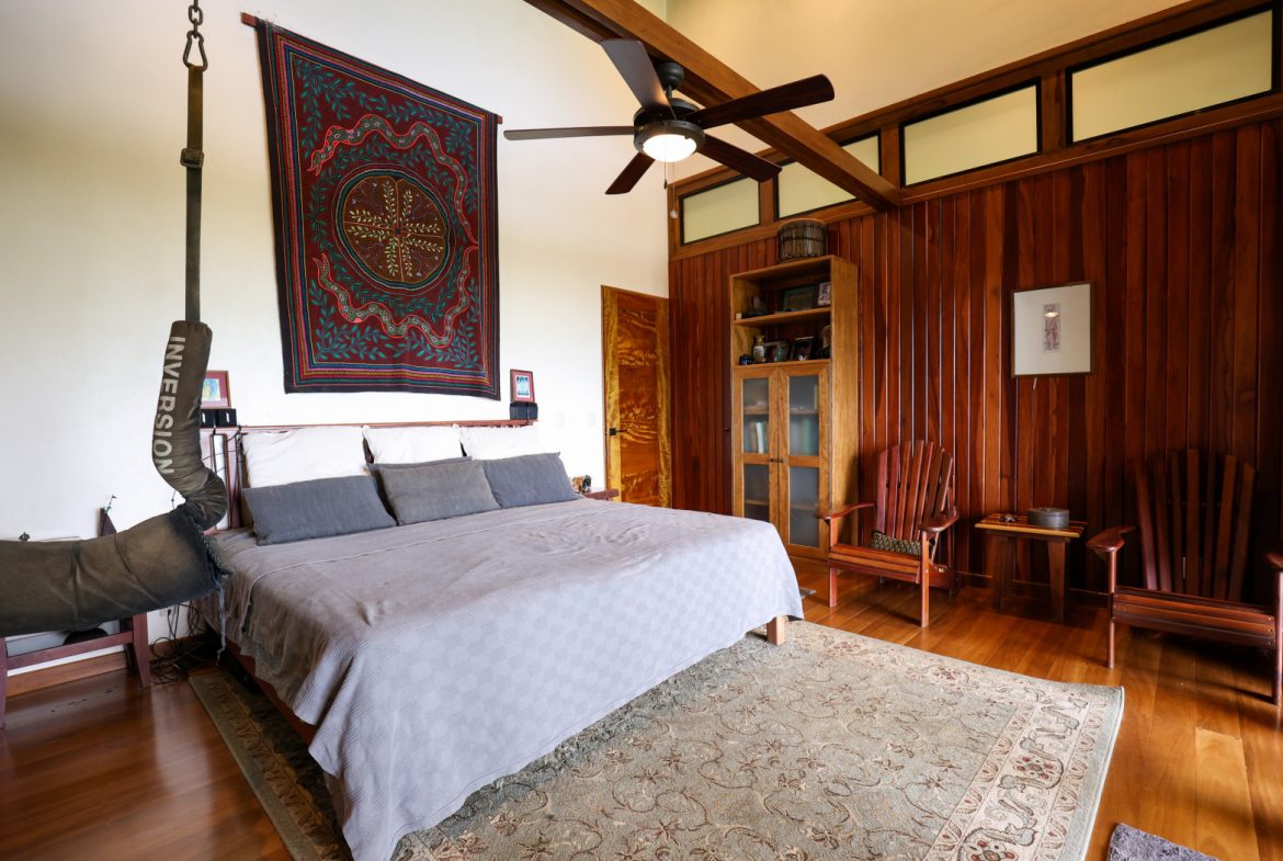 TROPICAL RETREAT IN PLATANILLO – OCEAN VIEW HOME PLUS APARTMENT IN ESTABLISHED COMMUNITY – 0.88 ACRES