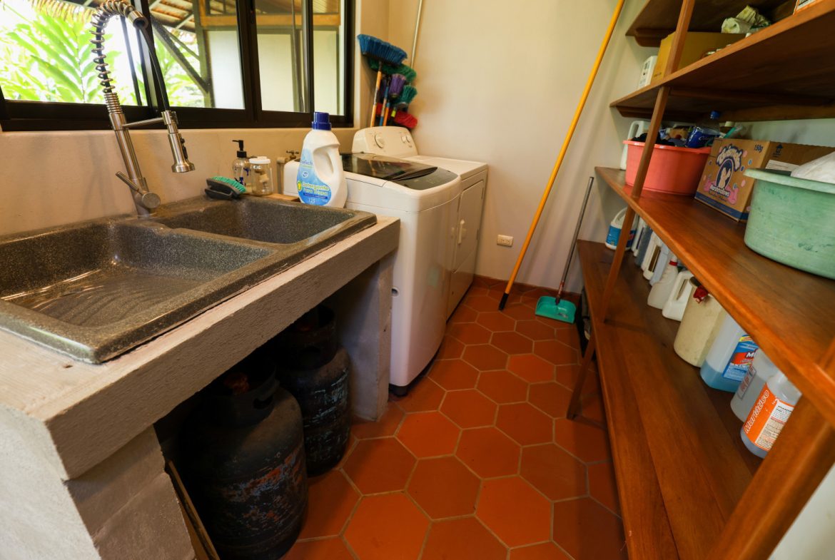 TROPICAL RETREAT IN PLATANILLO – OCEAN VIEW HOME PLUS APARTMENT IN ESTABLISHED COMMUNITY – 0.88 ACRES
