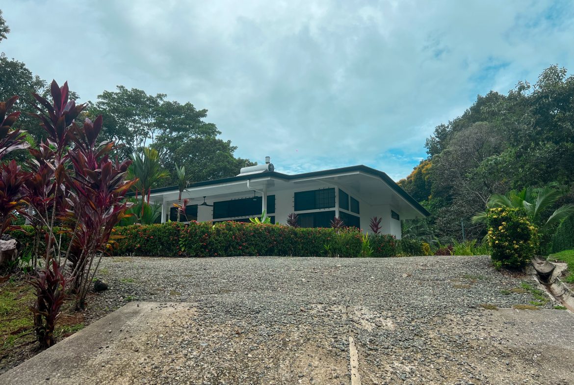 CASA CANTO DEL RÍO – A MODERN JUNGLE RETREAT WITH RIVERFRONT SERENITY & PRIVATE POOL ON 1-ACRE