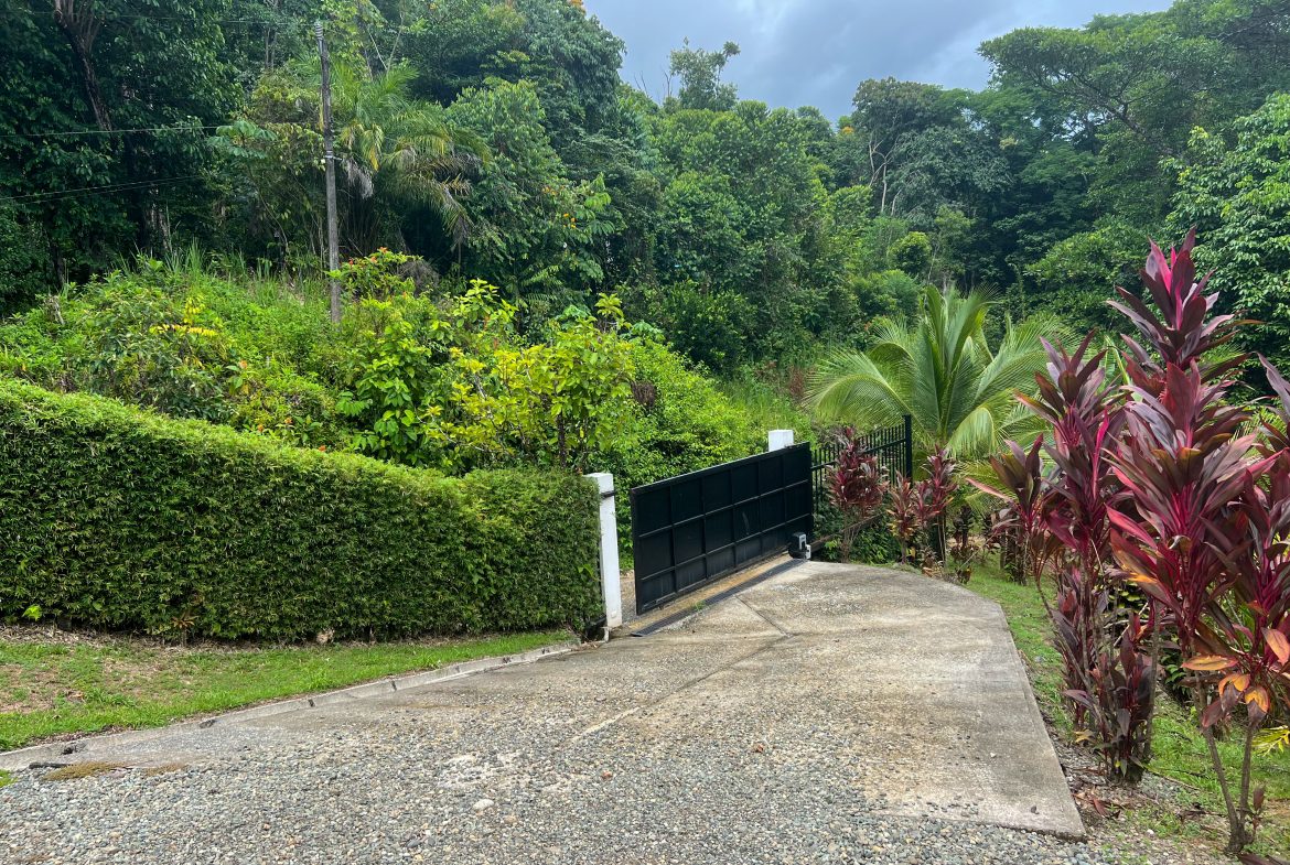 CASA CANTO DEL RÍO – A MODERN JUNGLE RETREAT WITH RIVERFRONT SERENITY & PRIVATE POOL ON 1-ACRE