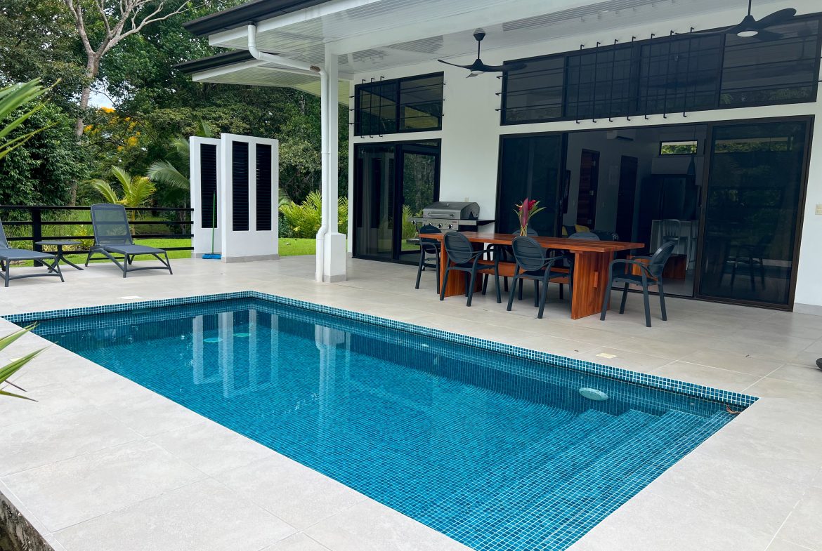 CASA CANTO DEL RÍO – A MODERN JUNGLE RETREAT WITH RIVERFRONT SERENITY & PRIVATE POOL ON 1-ACRE, Uvita, Costa Rica — photo 4