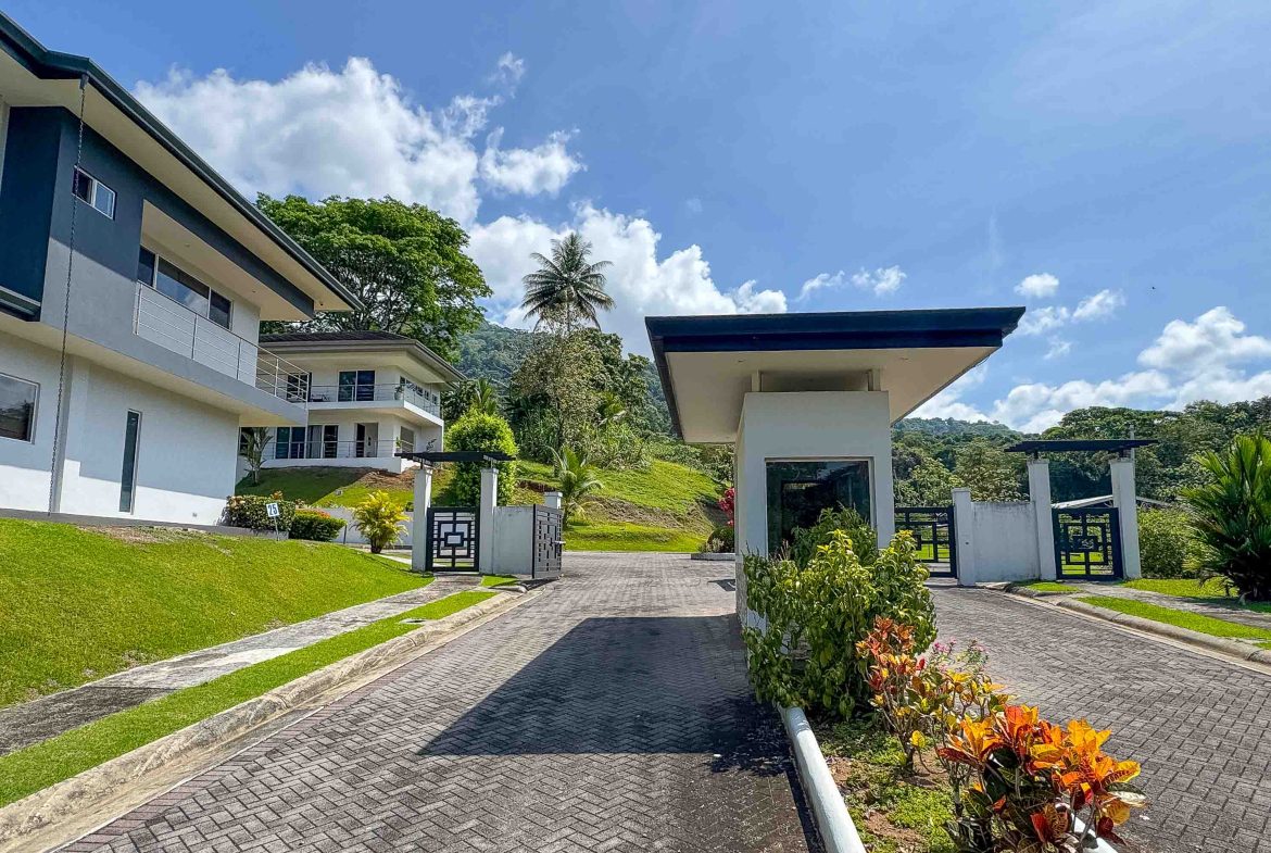 TURNKEY 2-BEDROOM VILLA WITH PRIVATE POOL IN GATED COMMUNITY NEAR PLAYA HERMOSA, Uvita, Costa Rica — photo 3
