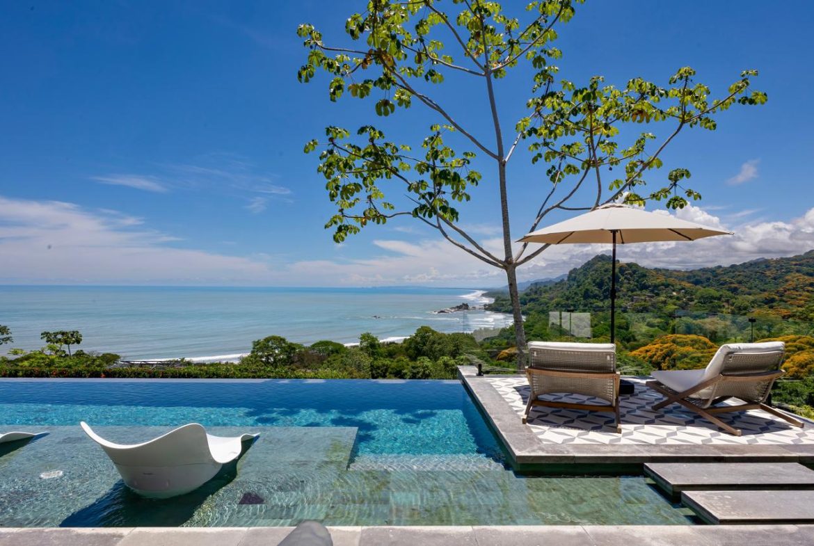 LUXURIOUS MASTERPIECE WITH FRONT ROW OCEAN AND COASTLINE VIEWS
