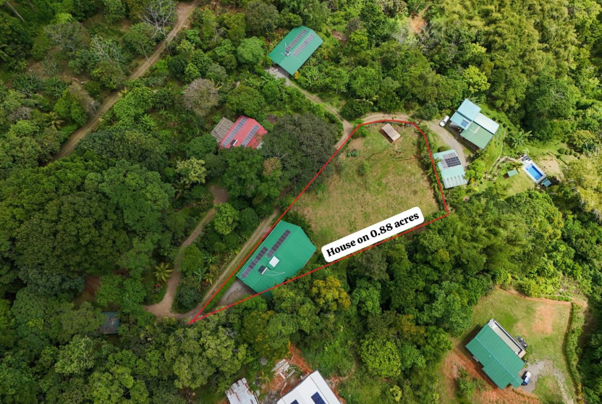 TROPICAL RETREAT IN PLATANILLO – OCEAN VIEW HOME PLUS APARTMENT IN ESTABLISHED COMMUNITY – 0.88 ACRES