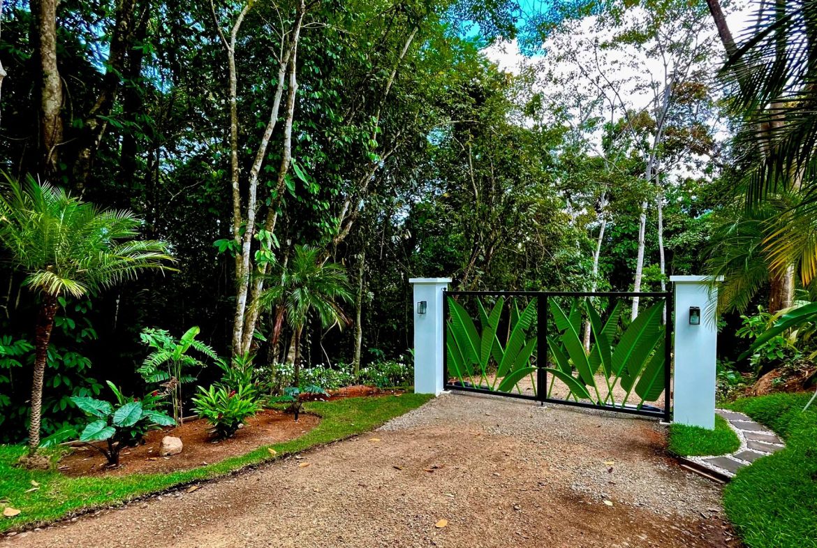 PROPERTY WITH SUNSETH VIEW IN 3 RIOS – 6 ACRES