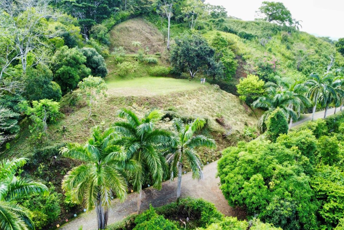PROPERTY WITH OCEAN AND MOUNTAIN VIEWS, IN LAGUNAS – 3.6 ACRES