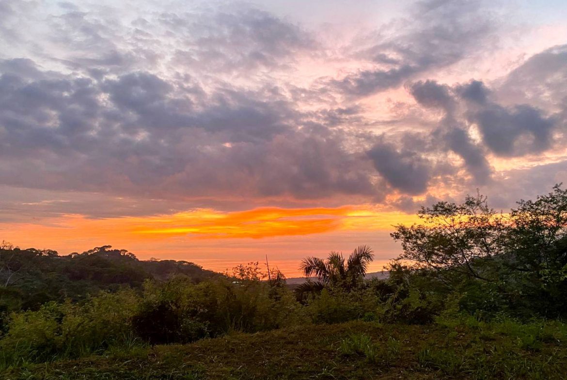 PROPERTY WITH OCEAN AND MOUNTAIN VIEWS, IN LAGUNAS – 3.6 ACRES