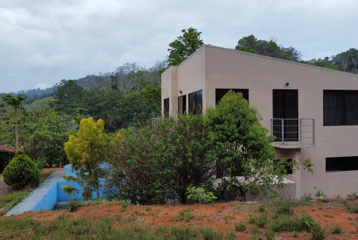 4-BEDROOM HOME WITH CREEK, FRUIT TREES AND POTENCIAL FOR EXPANSION ON 1.65 ACRES, Uvita, Costa Rica — photo 3