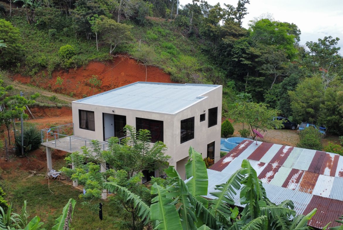 4-BEDROOM HOME WITH CREEK, FRUIT TREES AND POTENCIAL FOR EXPANSION ON 1.65 ACRES, Uvita, Costa Rica — photo 8