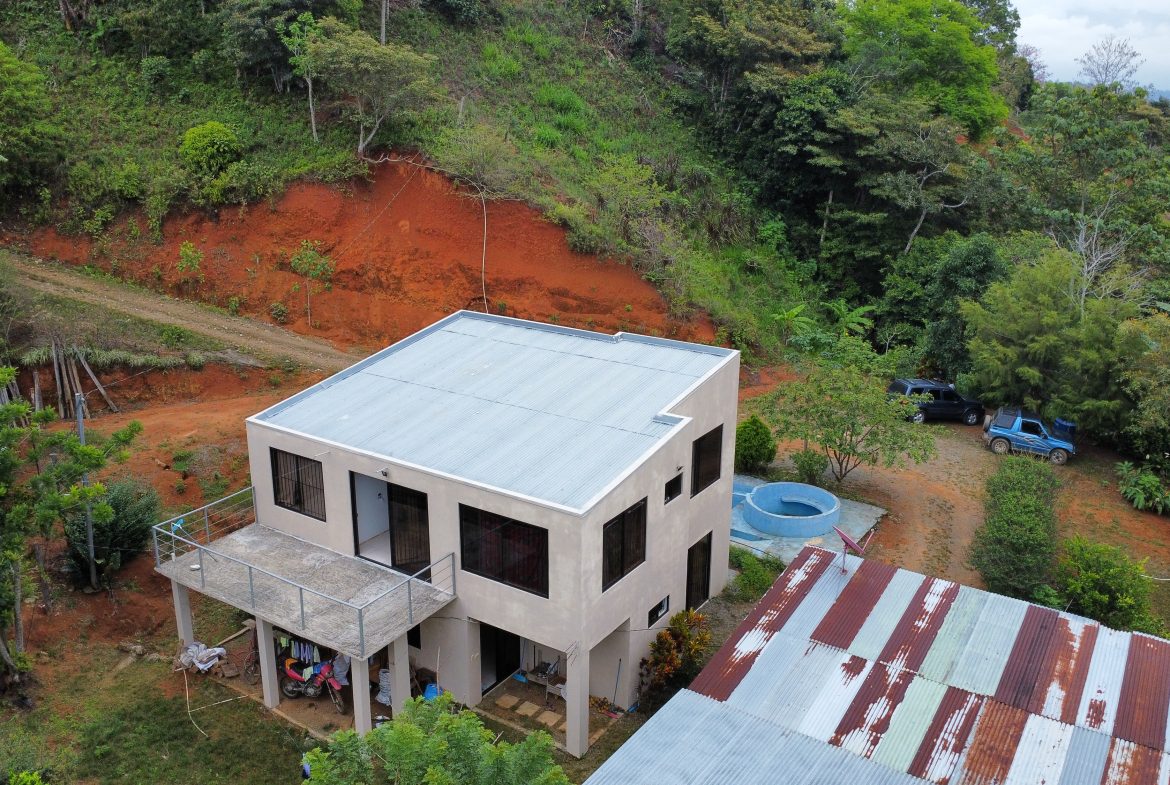 4-BEDROOM HOME WITH CREEK, FRUIT TREES AND POTENCIAL FOR EXPANSION ON 1.65 ACRES, Uvita, Costa Rica — photo 7