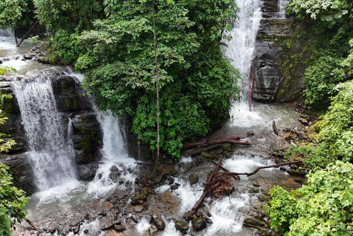 AMAZING PROPERTY WITH A WATERFALL, IN DOS BOCAS HATILLO – 344 ACRES, Uvita, Costa Rica — photo 2