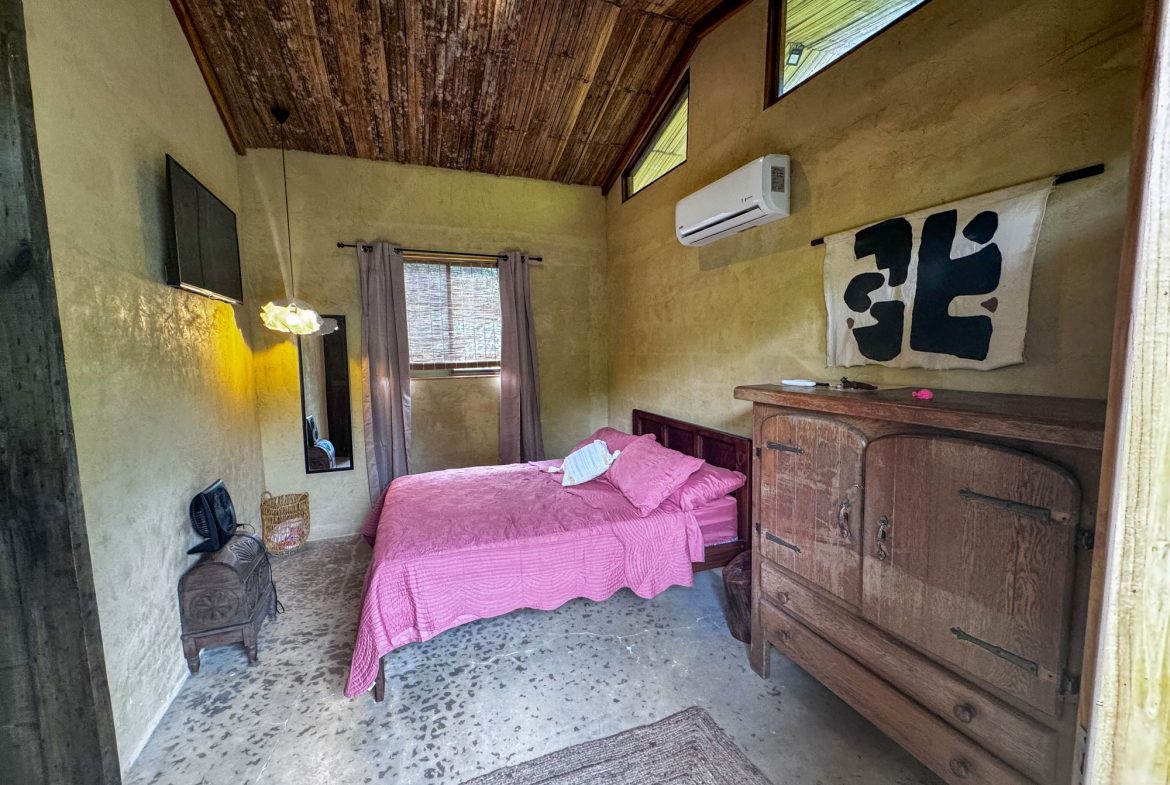 PROPERTY WITH TWO BEDROOMS HOME, IN PUNTA MALA – 0.08 ACRES