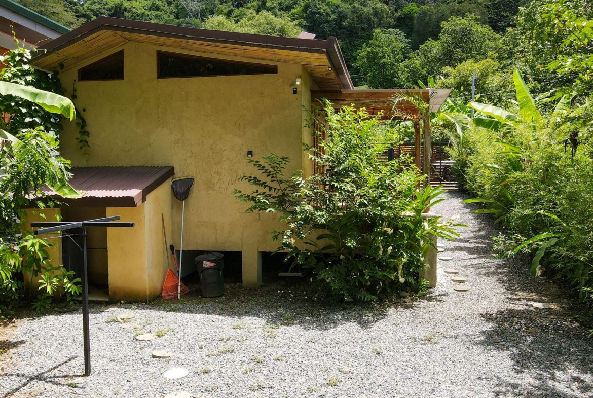 PROPERTY WITH TWO BEDROOMS HOME, IN PUNTA MALA – 0.08 ACRES