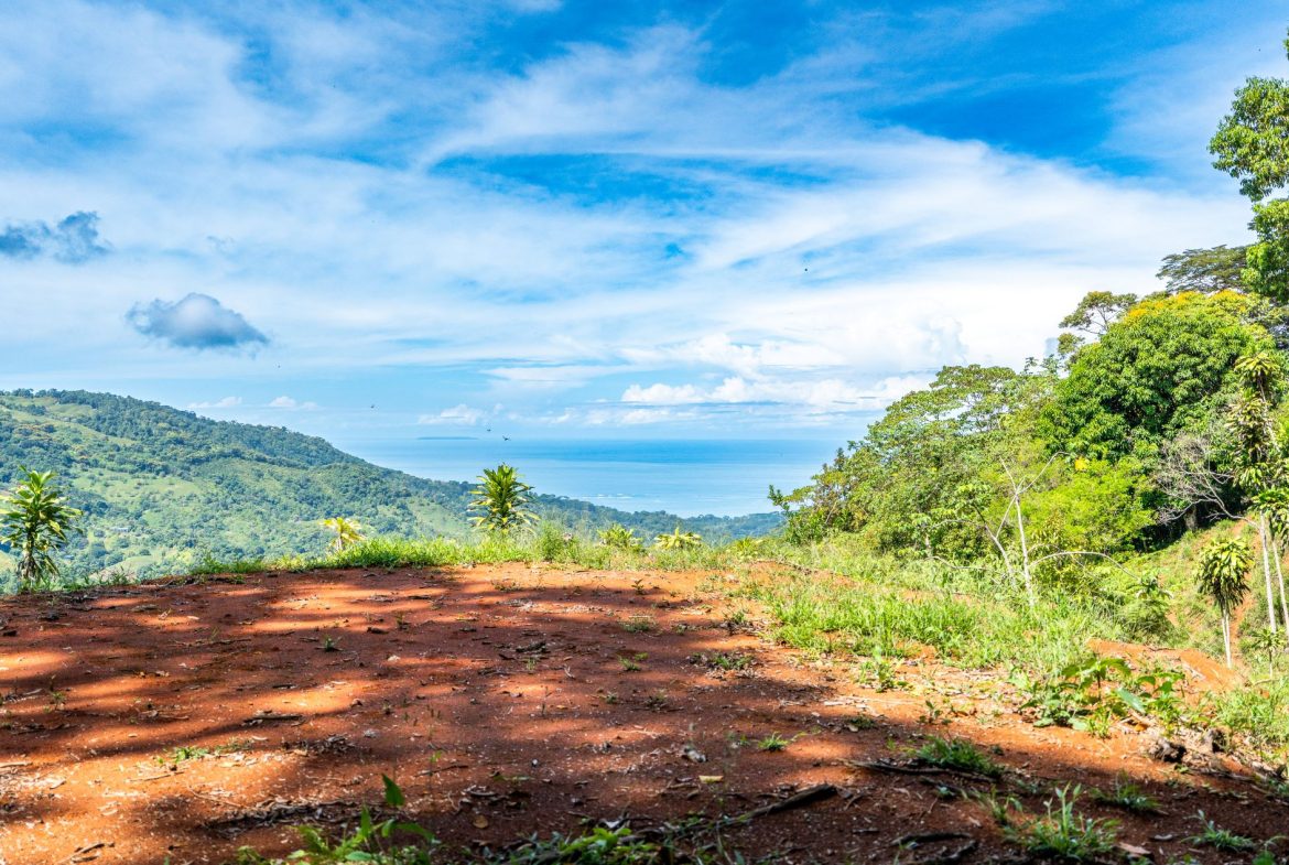PROPERTY NEAR A WATERFALL IN SAN LUIS – 7.4 ACRES