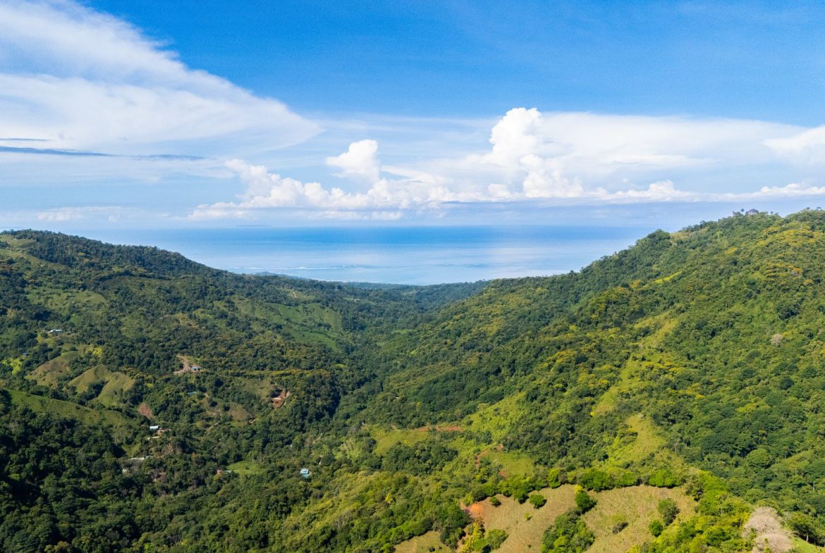 PROPERTY NEAR A WATERFALL IN SAN LUIS – 7.4 ACRES