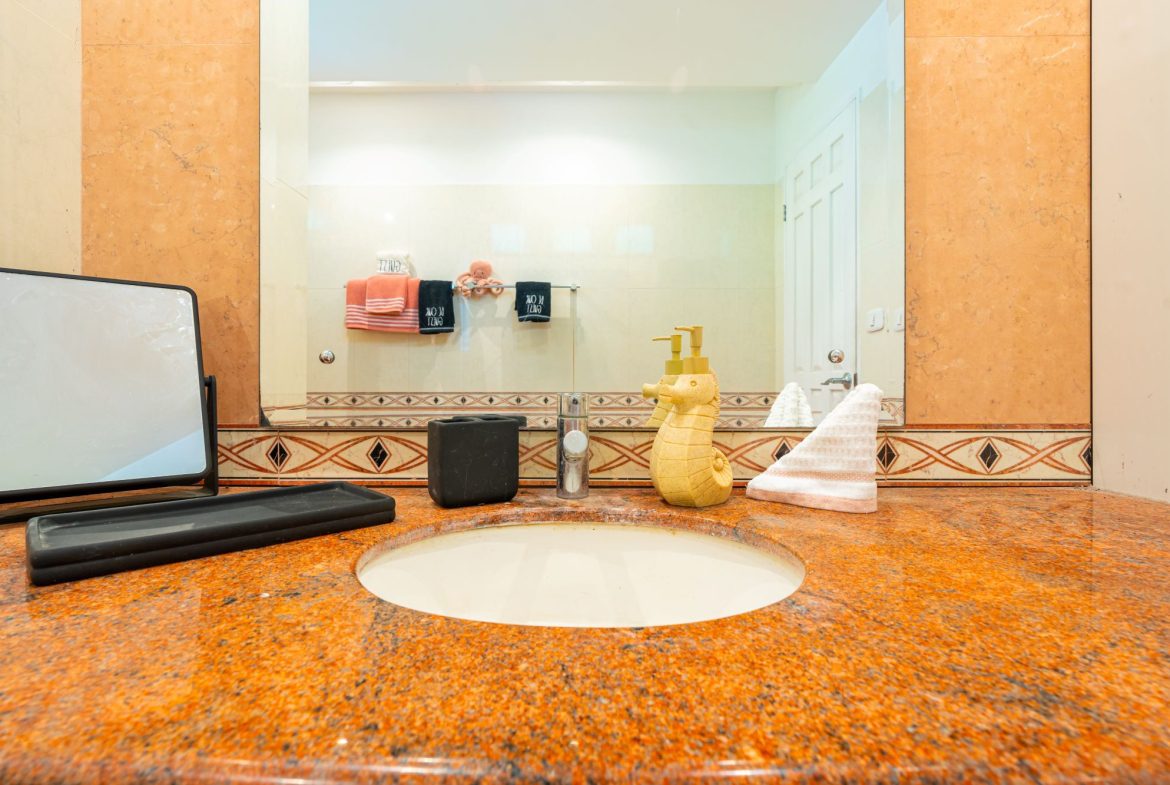 VILLA TURQUESA – ONE OF THE BEST DEALS ON THE COSTA BALLENA – 1.92 ACRES
