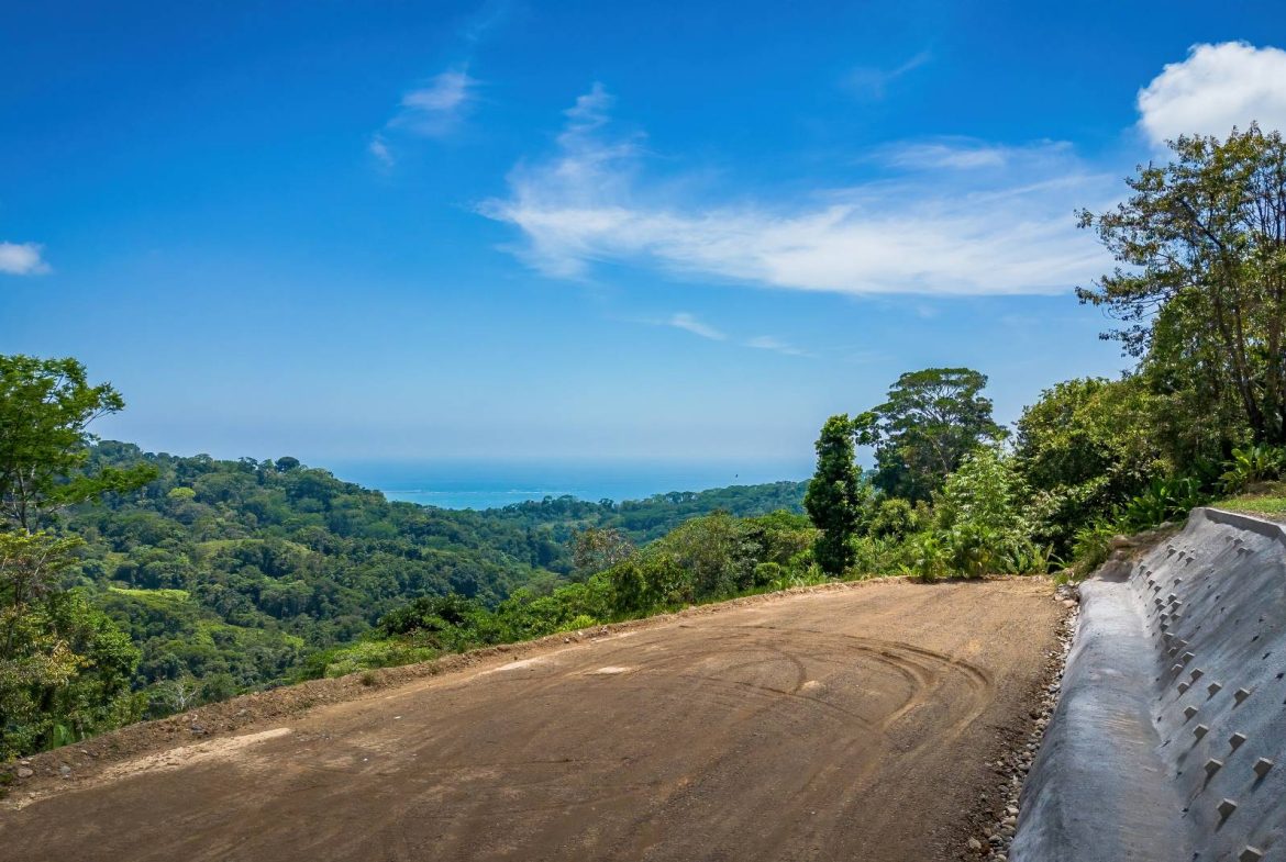 PROPERTY WITH OCEAN VIEW IN SAN JOSECITO- 2.3 ACRES