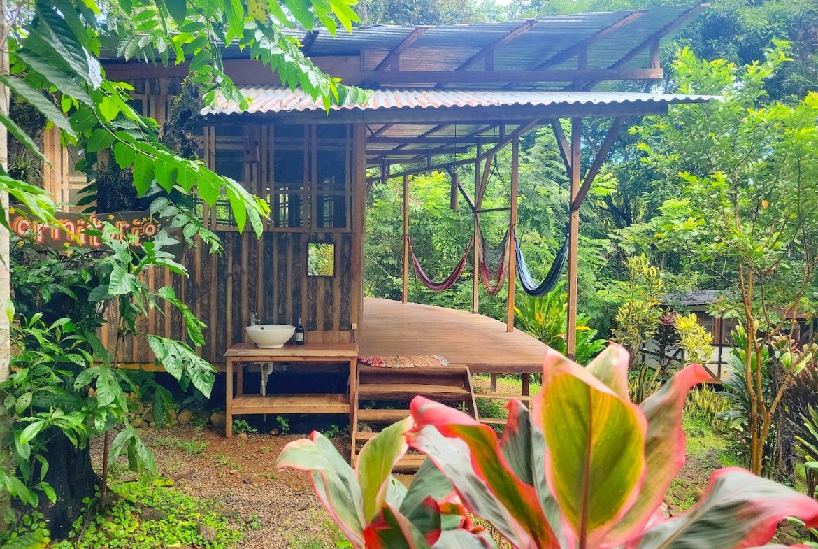 CASCADA ELYSIANA – ECO-RETREAT WITH HUGE WATERFALL