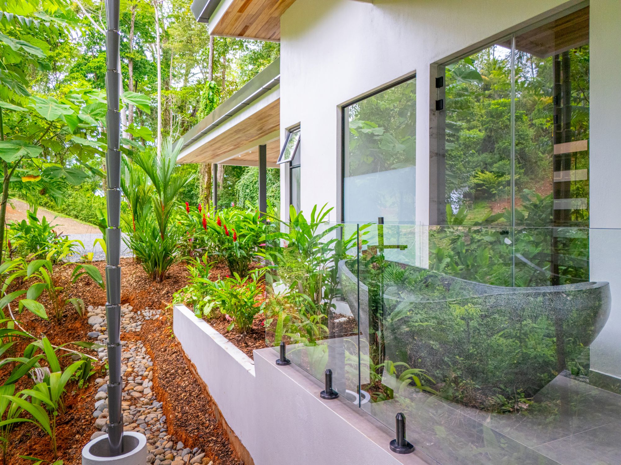 DJI_20250612100201_0009_D