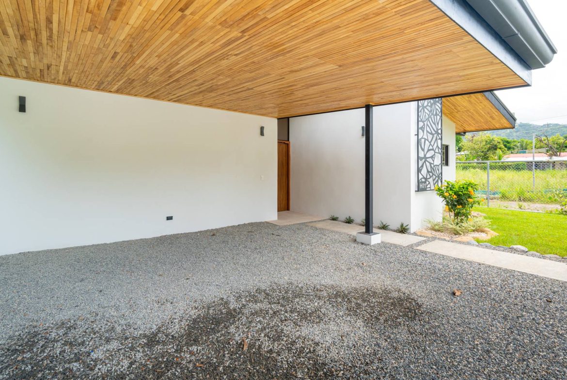 PROPERTY WITH BEAUTIFUL HOUSE IN UVITA CENTER – 0.11 ACRES, Uvita, Costa Rica — photo 6