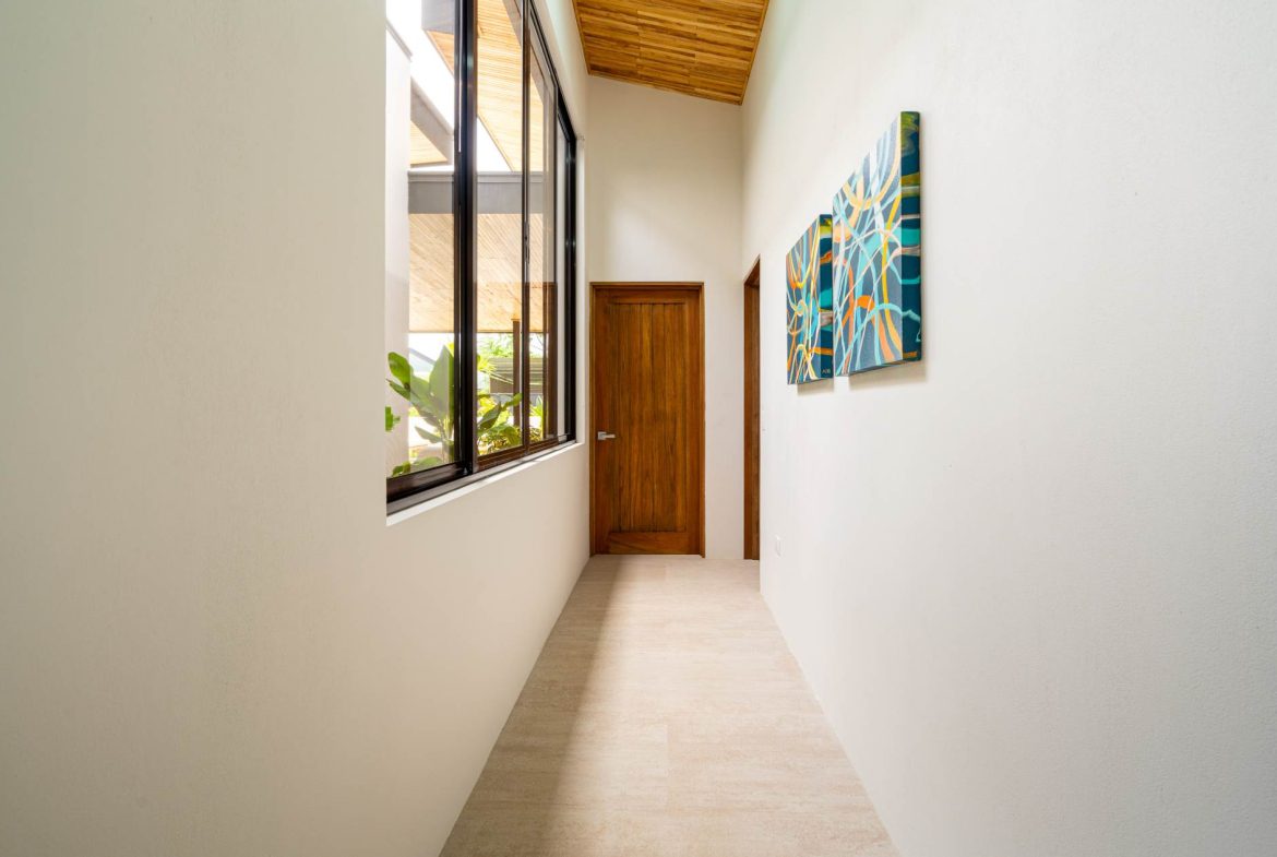 PROPERTY WITH BEAUTIFUL HOUSE IN UVITA CENTER – 0.11 ACRES