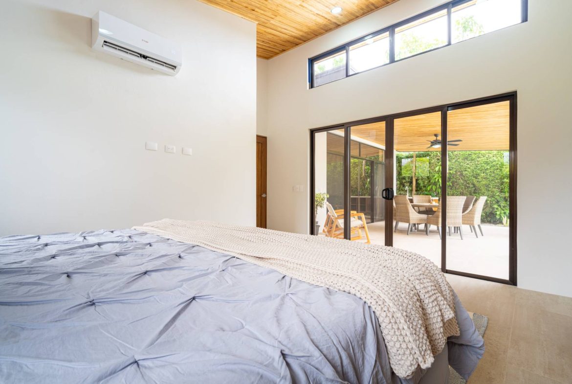 PROPERTY WITH BEAUTIFUL HOUSE IN UVITA CENTER – 0.11 ACRES
