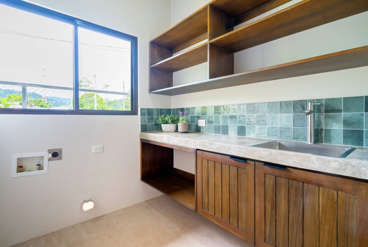 PROPERTY WITH BEAUTIFUL HOUSE IN UVITA CENTER – 0.11 ACRES