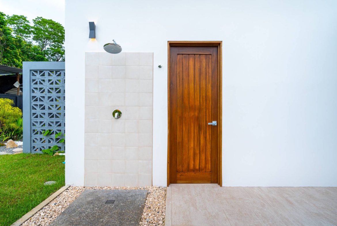 PROPERTY WITH BEAUTIFUL HOUSE IN UVITA CENTER – 0.11 ACRES