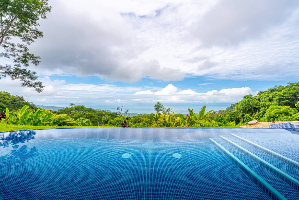LUXURY PROPERTY WITH MOUNTAIN VIEW – 10 ACRES